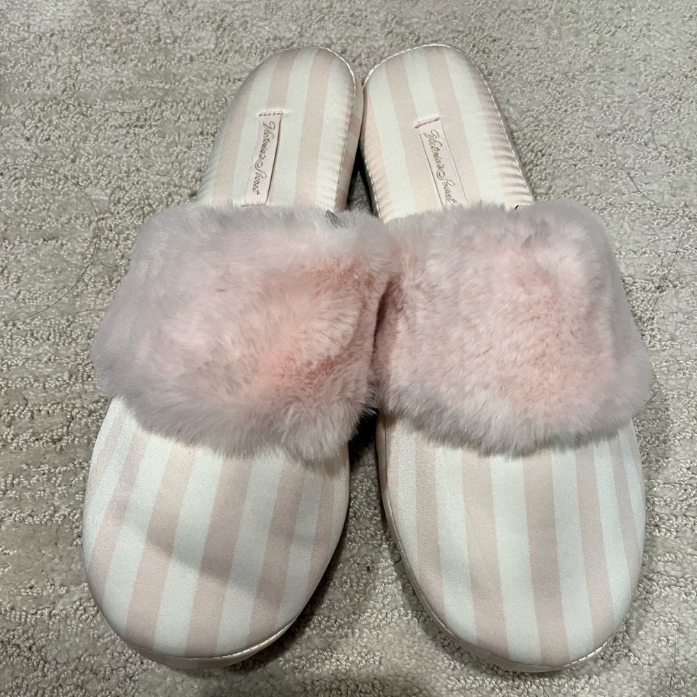 Victoria Secret slippers size M
